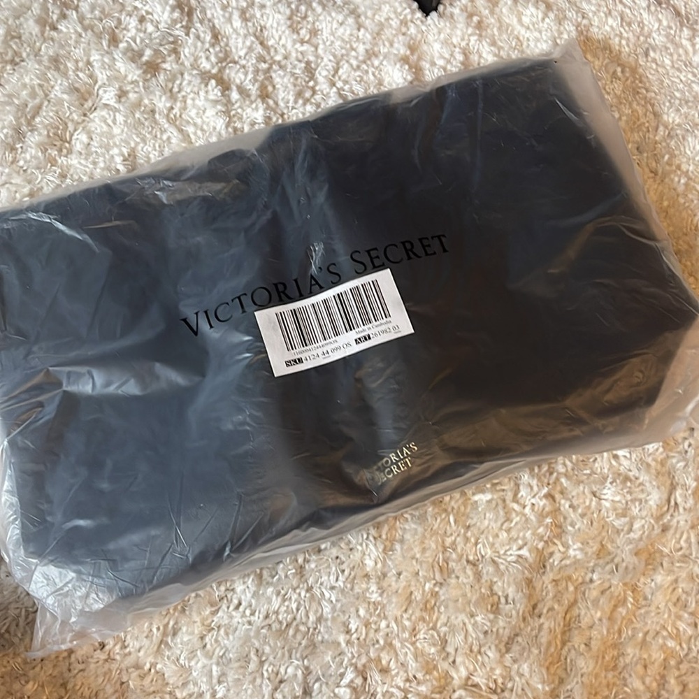 NWT Victoria Secret tote - Picture 10 of 10